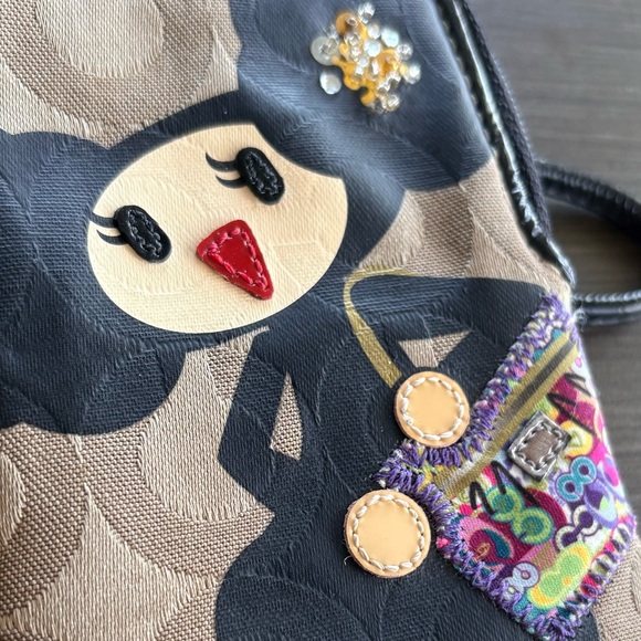 Coach Poppy-Chan Pepper Cell Wristlet (Japan Exclusive) 2009 - Picture 5 of 10